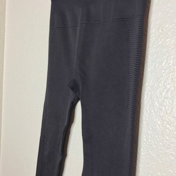 Electric Yoga Seamless Leggings Eggplant M/L - Picture 7 of 12